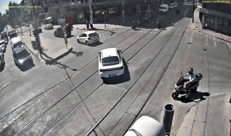 Zeytinburnu’nda banka çıkışında takip edip, otomobilinden 693 bin lira çaldılar