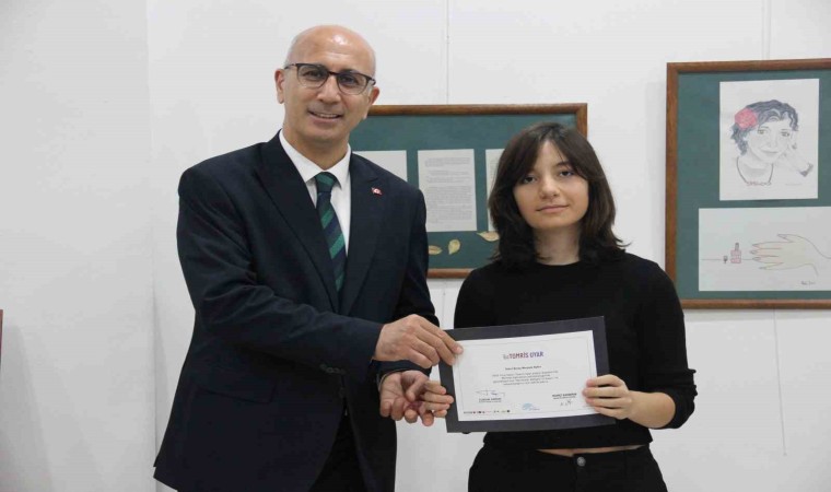 Tomris Uyarın öyküsünü çizgilerle anlattılar