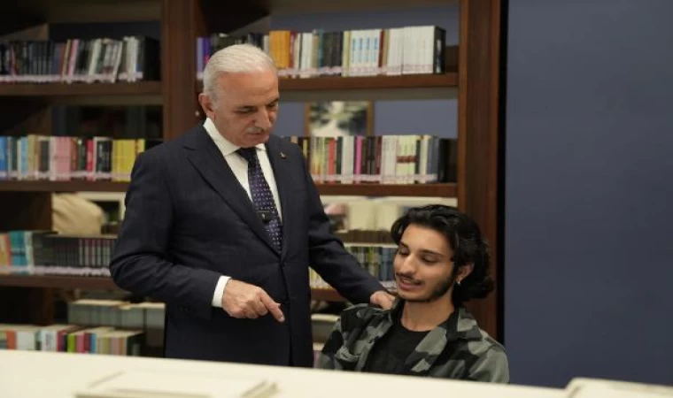 Ümraniye Belediyesi’nden ilk kez üniversiteli olan öğrencilere 7 bin TL eğitim desteği