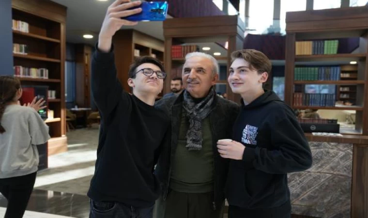 Üniversiteli gençlere aylık 750 lira destek verilecek