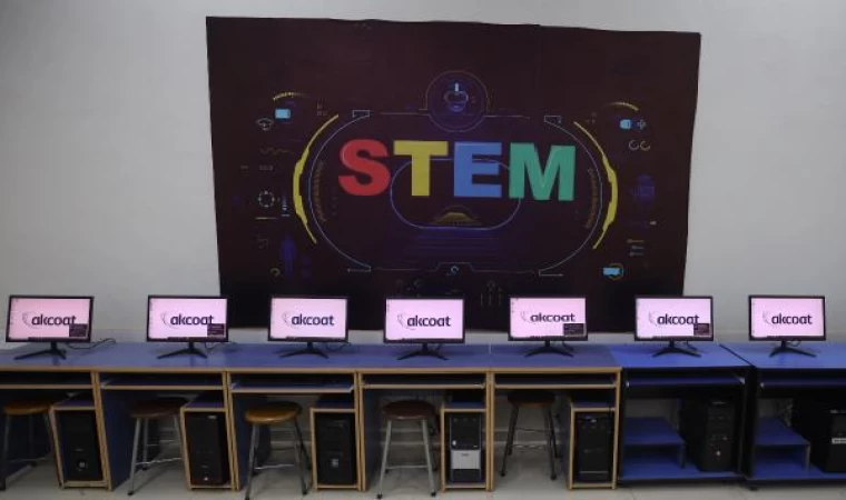 Akcoat’tan Serdivan’daki ilkokula bilgisayar desteği