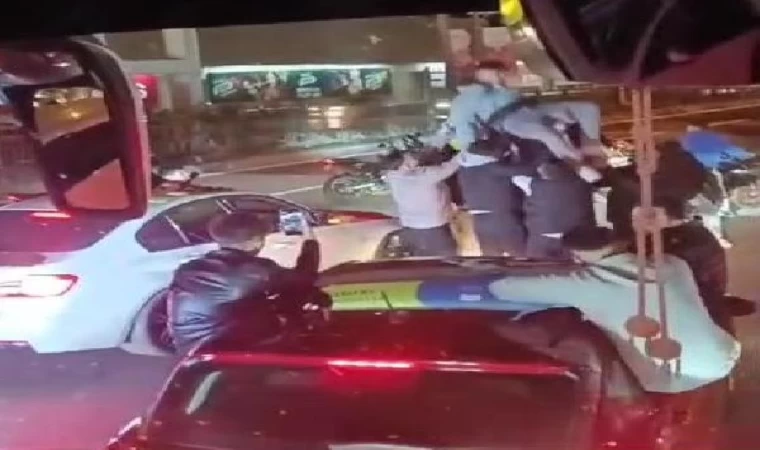 Beşiktaş’ta asker uğurlama konvoyu yolu trafiğe kapattı