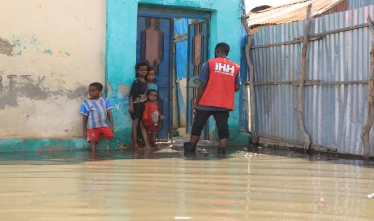 İHH: Selden etkilenen Somali’de üç farklı şehre yardım ulaştırıldı