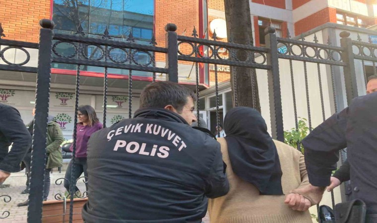 Kızı HDP tarafından kaçırılan anne isyan etti: “Ha HDP ha PKK”
