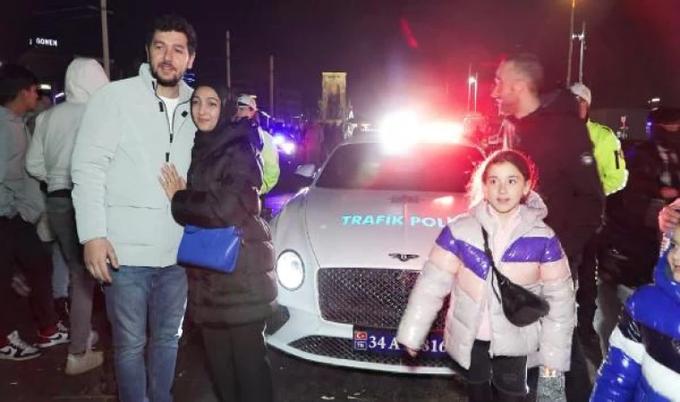 Suç örgütlerinden ele geçirilen lüks araçlar yılbaşında Taksim Meydanı’nda