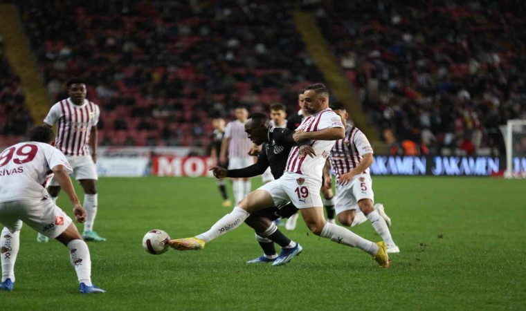 Trendyol Süper Lig: Hatayspor: 0 - Beşiktaş: 1 (İlk yarı)