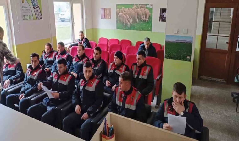 Altıntaşta Veteriner Hekimler kolluk kuvvetlerine eğitim verdi