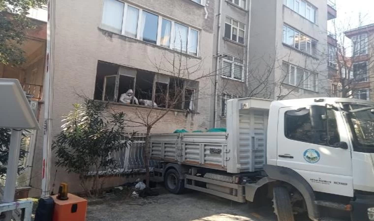 Emekli öğretmenin cesedinin bulunduğu evden 10 kamyonet çöp çıktı
