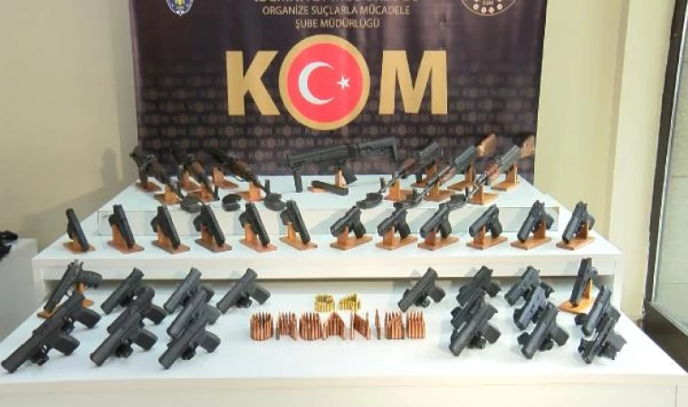 ’Kafes-29’ operasyonunda ele geçirilen silahlar sergilendi