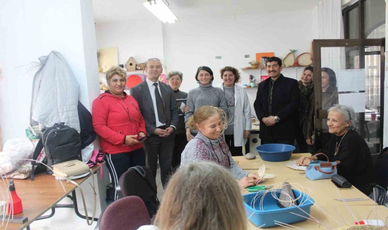 Kaymakam Maslak Halk Eğitim Merkezindeki çalışmaları inceledi