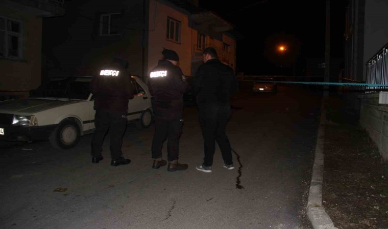 Konyada apartman önünde silahlı kavga: 1 yaralı