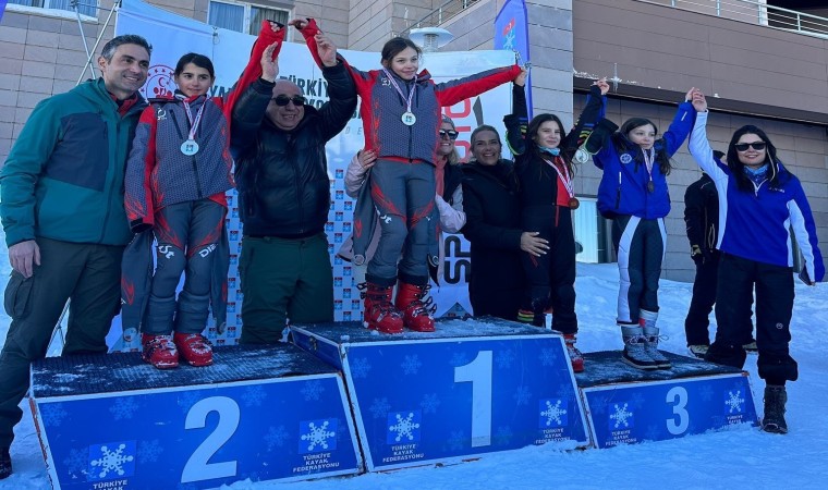 Palandökende kayak yarışları başladı