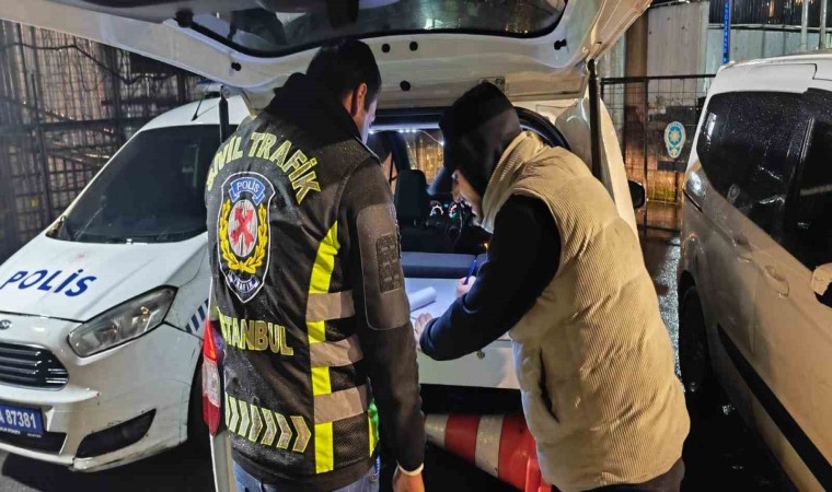 TEM Otoyolunda önünü kestiği aracın camını yumruklayan öfkeli sürücüye ceza yağdı