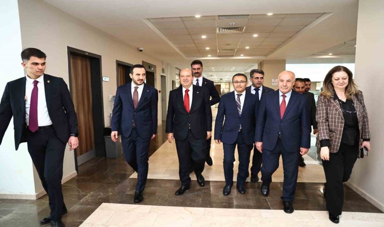 Bağcılarda “İzler Silinmeden” sergisinin açılışı KKTC Cumhurbaşkanı Tatarın katılımıyla yapıldı