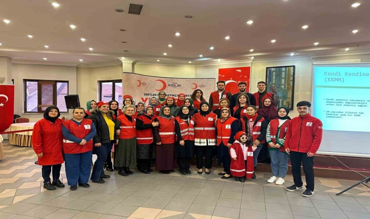 Kızılay personeline erken teşhis anlatıldı