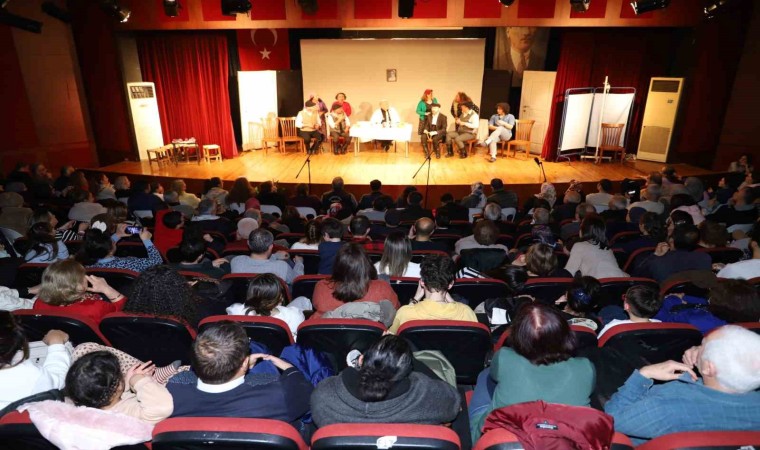 Nazillinin sanat aşkı salona sığmadı