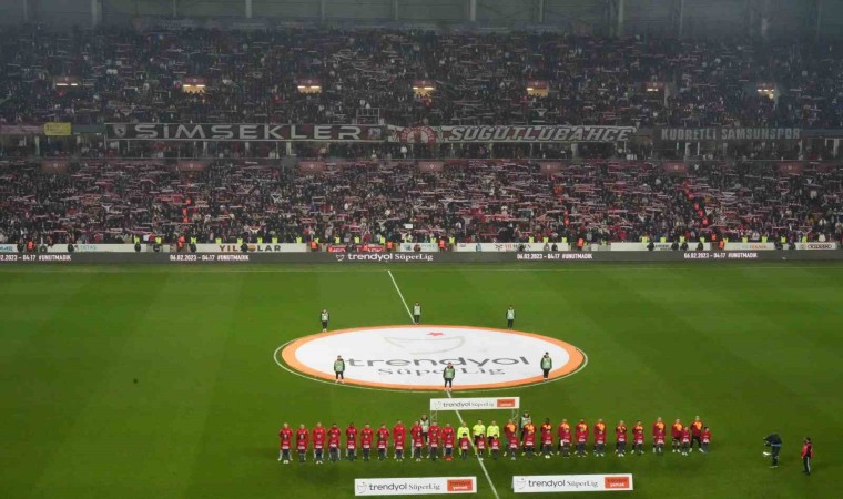 Trendyol Süper Lig: Samsunspor: 0 - Galatasaray: 2 (İlk yarı)