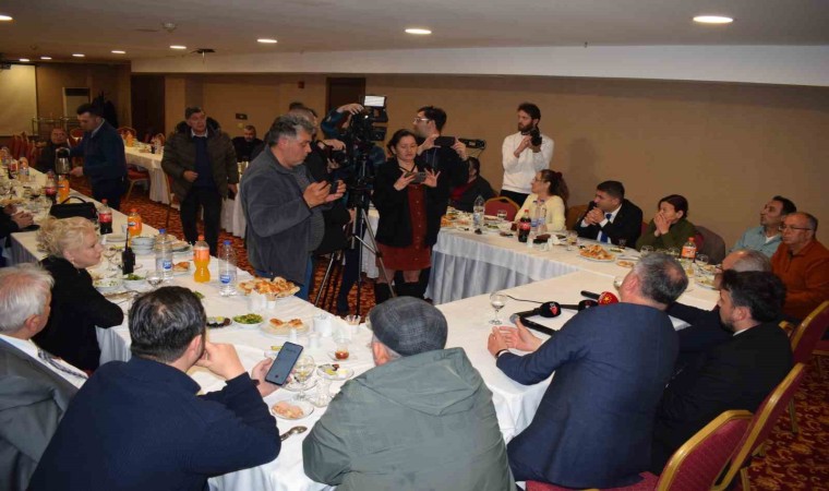 İbrahim Sezer, gazetecilerle iftarda bir araya geldi