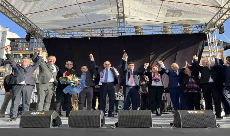 İYİ Parti Genel Başkanı Akşener Bandırmada