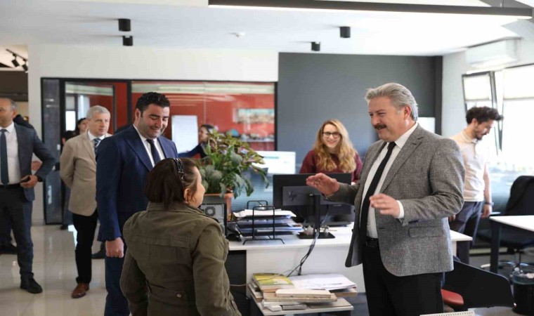 Başkan Palancıoğlu, personeli ile bayramlaştı