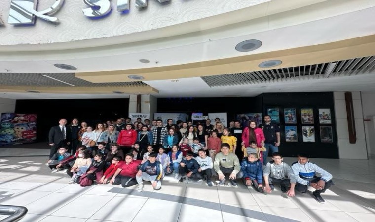 Ekip: Siberay Güneş Fırtınası sinema filmi öğrencilerle buluştu