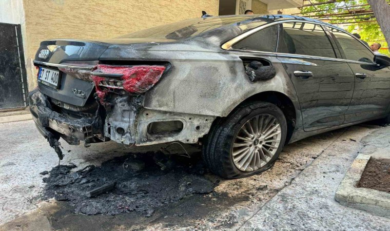 Güvenlik kamerasının kablosunu kesip aracı kundakladılar