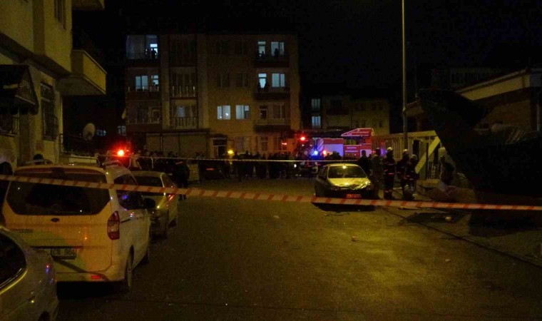 Malatyada bomba gibi patlayan konteyner halkı sokağa döktü