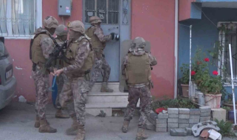 Çatılarda böyle kovaladılar...Bursada zehir tacirlerine helikopter destekli şok operasyon