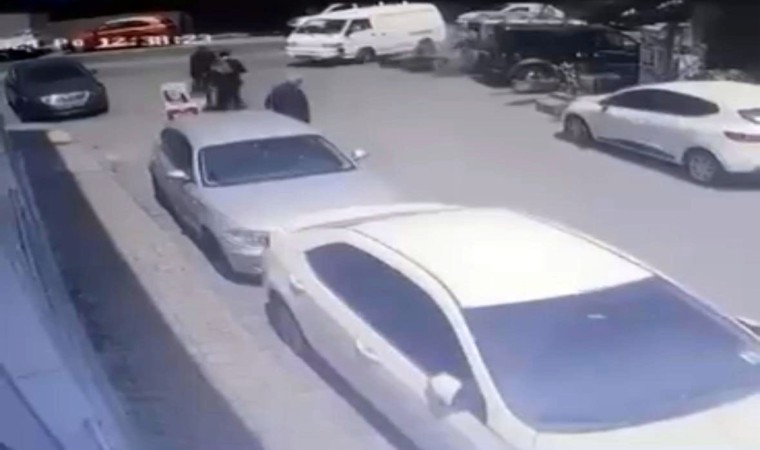 Kağıthanede çarptığı aracın arka camından içeriye giren motosikletlinin yeni görüntüsü ortaya çıktı