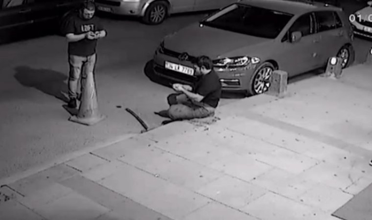 Arnavutköyde kardeşlerin kavgası kanlı bitti: Çamaşır makinesi parası nedeniyle ağabeyini peş peşe bıçakladı