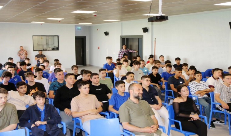 Öğrenciler, deneyimli isimler bir araya gelmeye devam ediyor