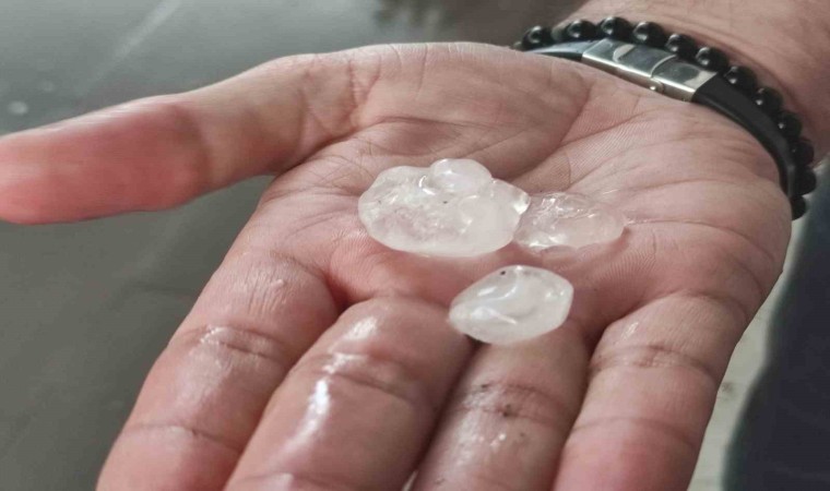 Ardahanda sağanak ve dolu etkili oldu