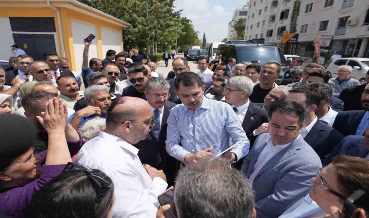 Bakan Kurumdan TOKİ evlerinde oturmaya başlayan depremzedelere ziyaret