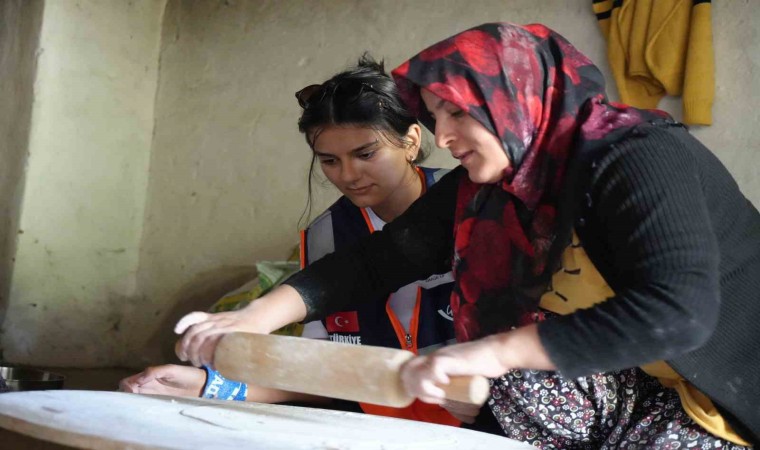 Erzincanda tandır ekmeği geleneği sürdürülüyor