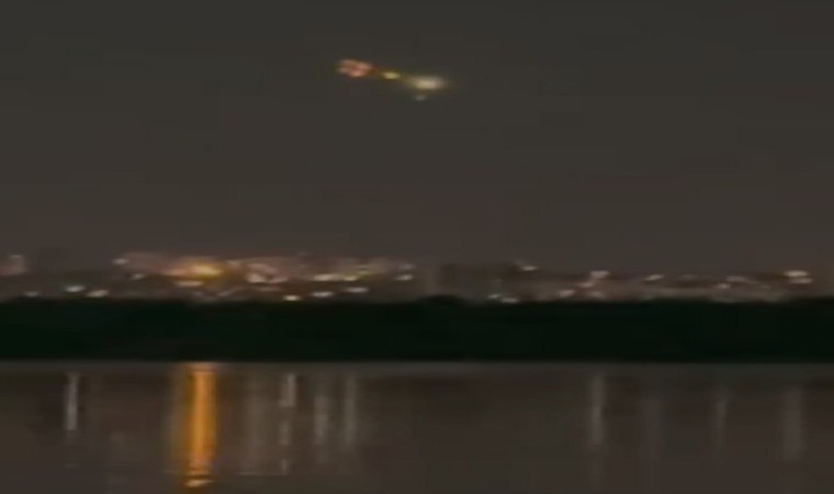İstanbul semalarında ilginç anlar: Parlak cisim merak uyandırdı