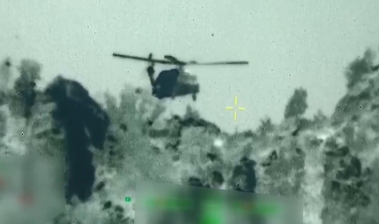 Komandoların Irakın kuzeyine indiği sahneler nefes kesti