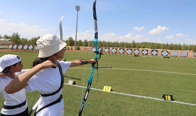 Şanlıurfada Göbeklitepe Okçuluk Yarışması başladı