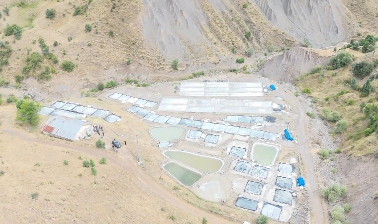 Vali Tekbıyıkoğlu, Türkiyenin en kaliteli tuzunun üretildiği tuzlaları inceledi