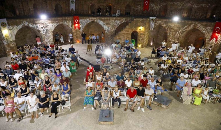 Alanyada tarihi Kızılkule müzikle renklendi