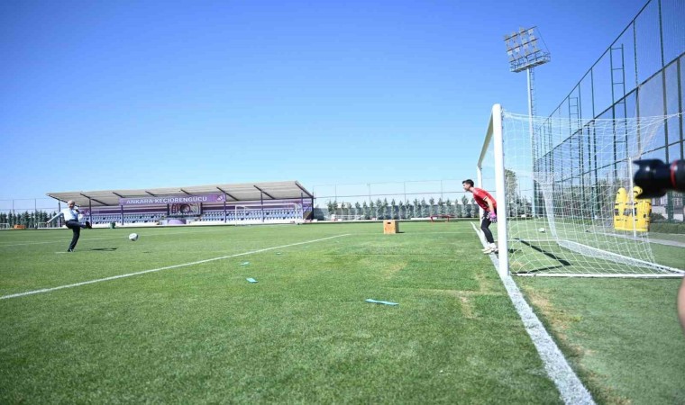 Bakan Uraloğlundan PTT ve Türksatın yerleşkelerine ziyaret