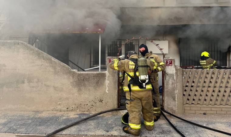 Bandırmada yanan ev kullanılmaz hale geldi