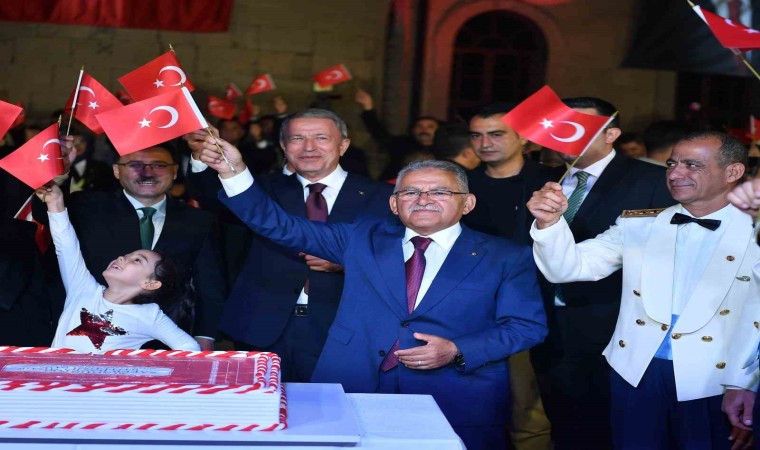 Başkan Büyükkılıç: Cumhuriyetimizi taçlandıracak eserlerle Türkiyemizi buluşturmak, şehrimizi buluşturmak hepimizin görevi