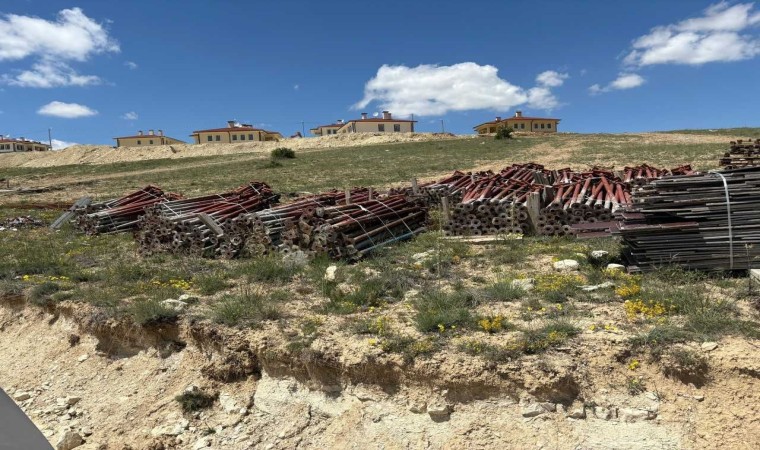 Deprem konutlarının inşaatında hırsızlık
