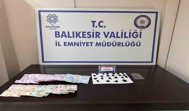 Erdekte bir şahıs üzerinde 22 paket bonzai ile yakalandı