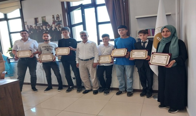 Simavda 7 öğrenciye hafızlık belgesi