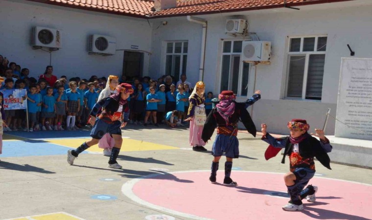 Dalamanda İlköğretim Haftası coşkuyla kutlandı