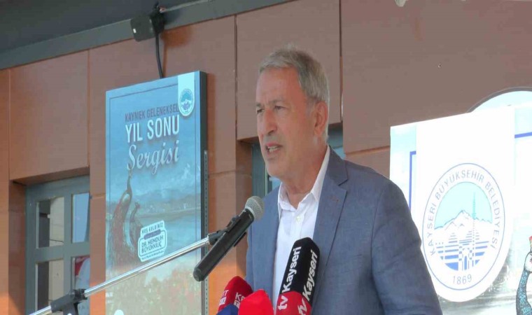 Hulusi Akar: İnsanların etkinliklerle sosyalleşmesi, sokağa çıkması lazım