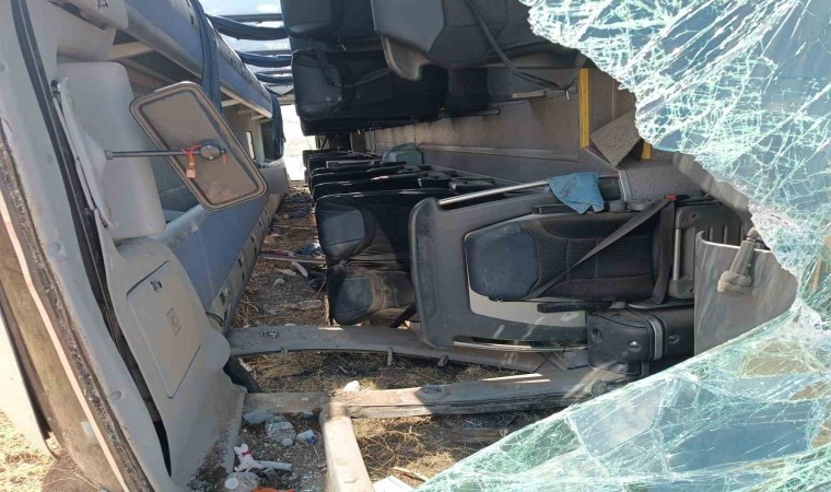 Japon turistleri taşıyan yolcu otobüsünün devrildiği kazada yaralı sayısı 22ye çıktı