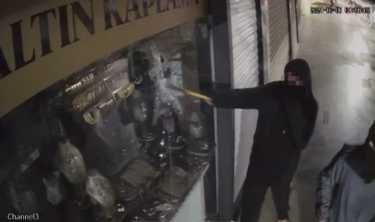 Maskeli hırsızlar altın kaplama bilezikleri gerçek sanarak çaldı