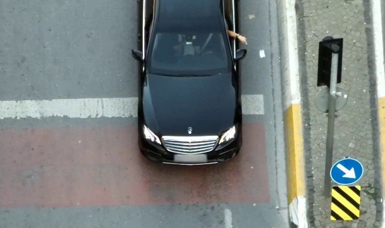 Sultanbeylide araçtan çöp atanlar dron ile tespit edildi